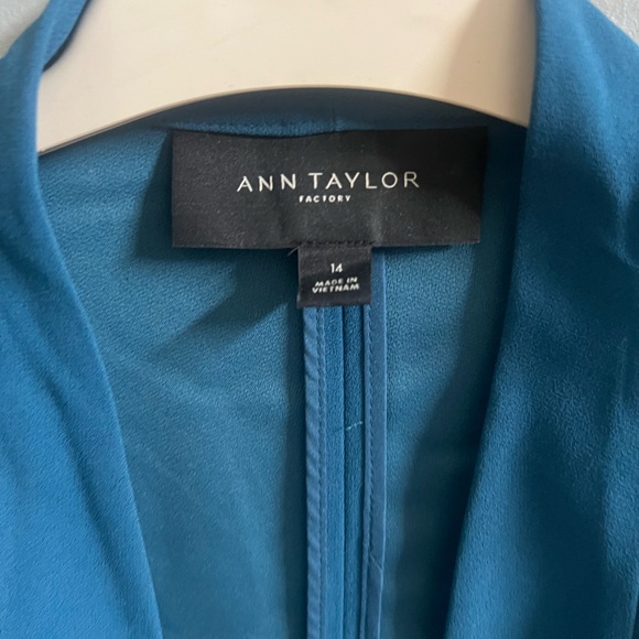 Ann Taylor Blue Blazer 💙 - Picture 3 of 6
